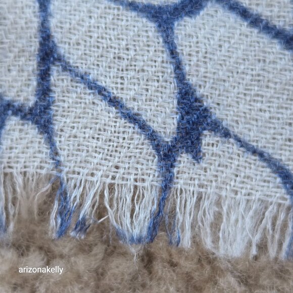 Cashmere Lightweight Scarf Chrysanthemum Dahlia Flower Floral - Picture 6 of 11